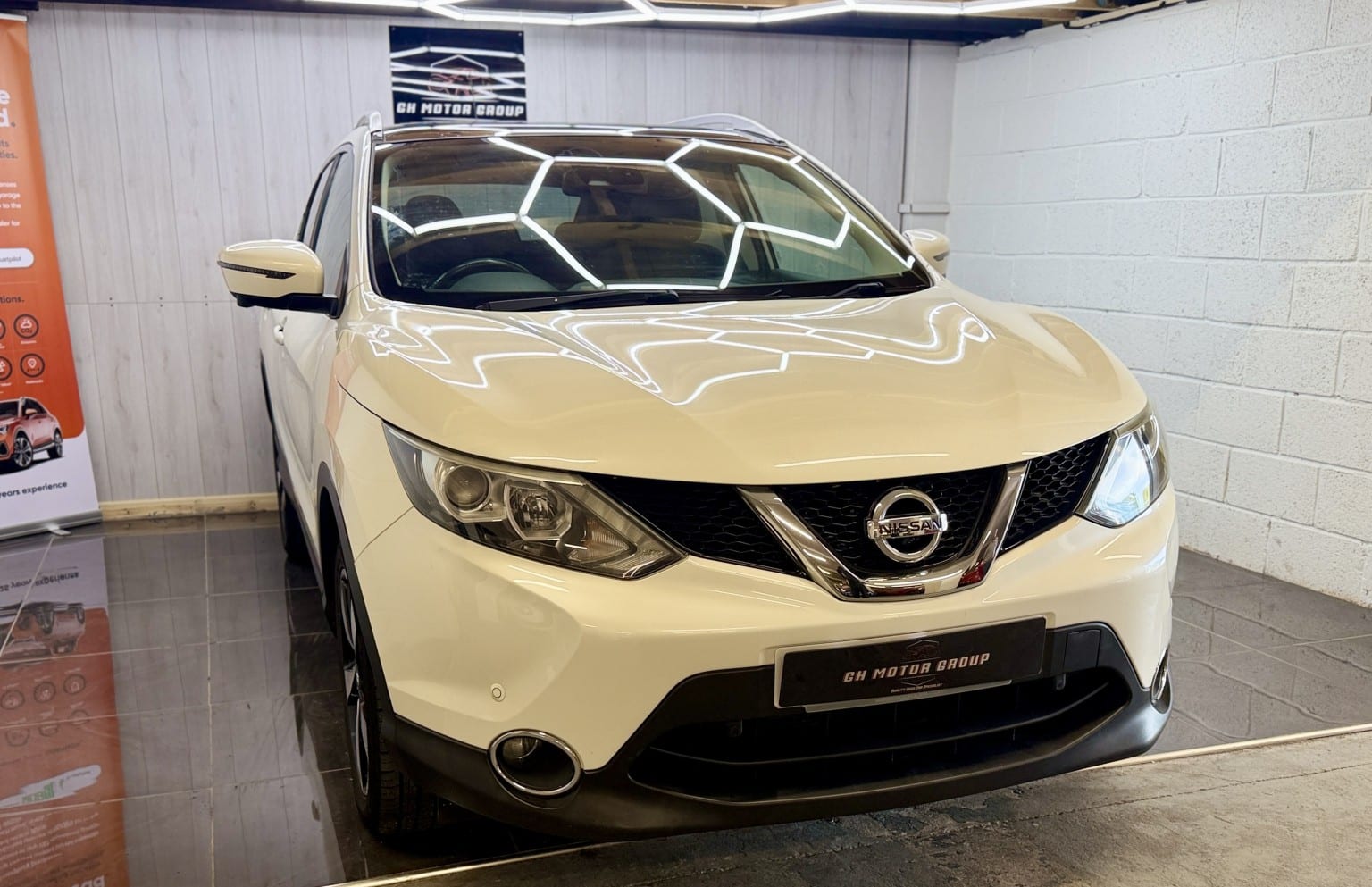 Nissan Qashqai - image 1 of 31