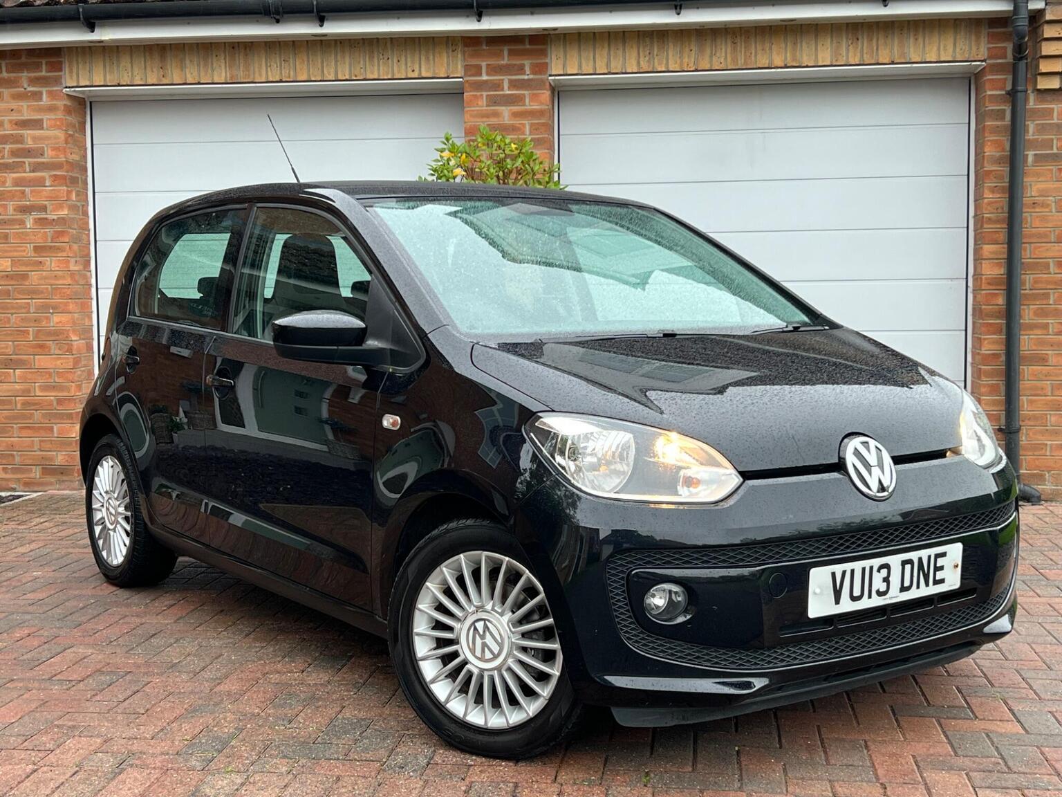 Volkswagen up! - image 1 of 35