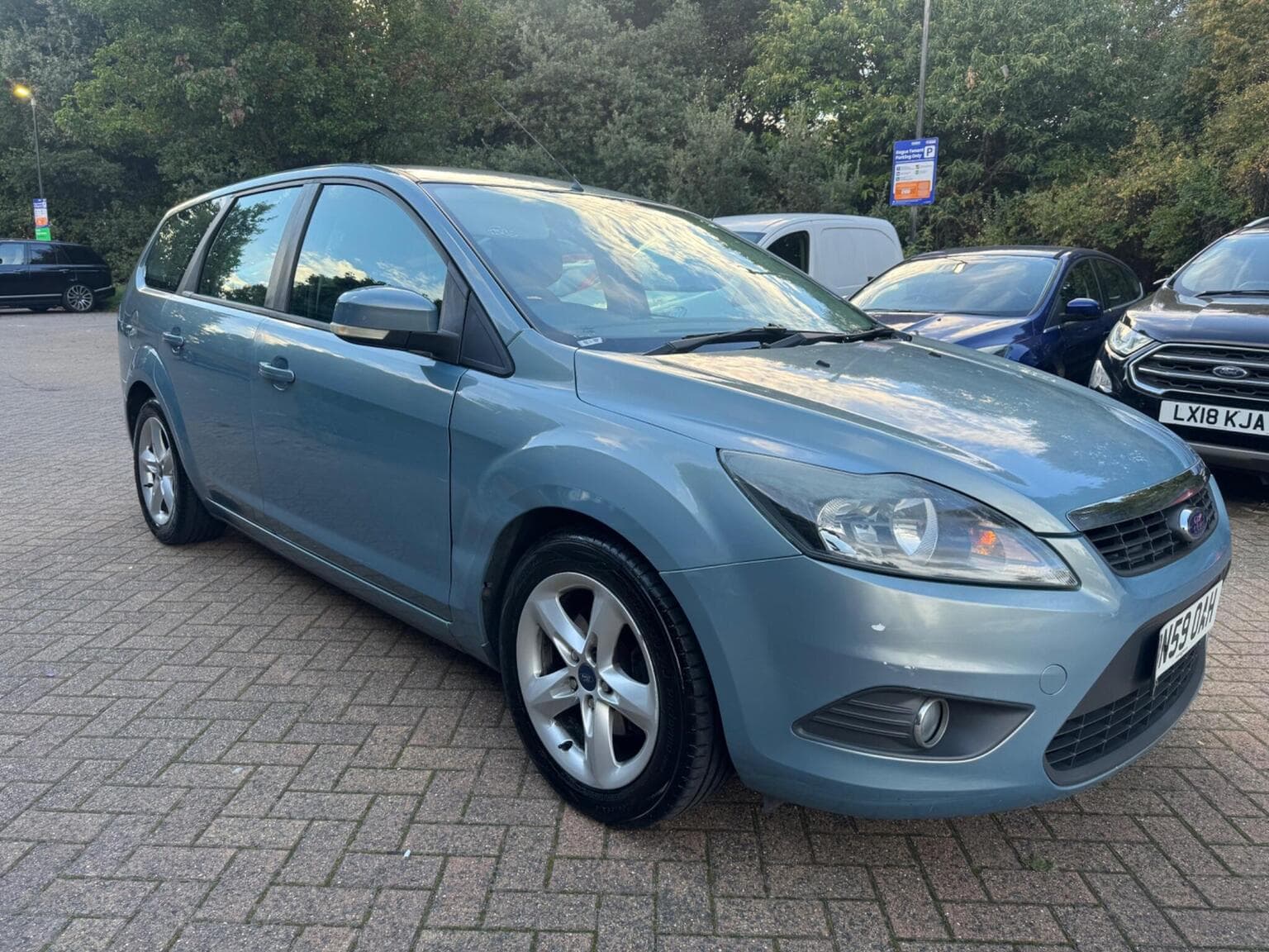 Ford Focus - image 1 of 27