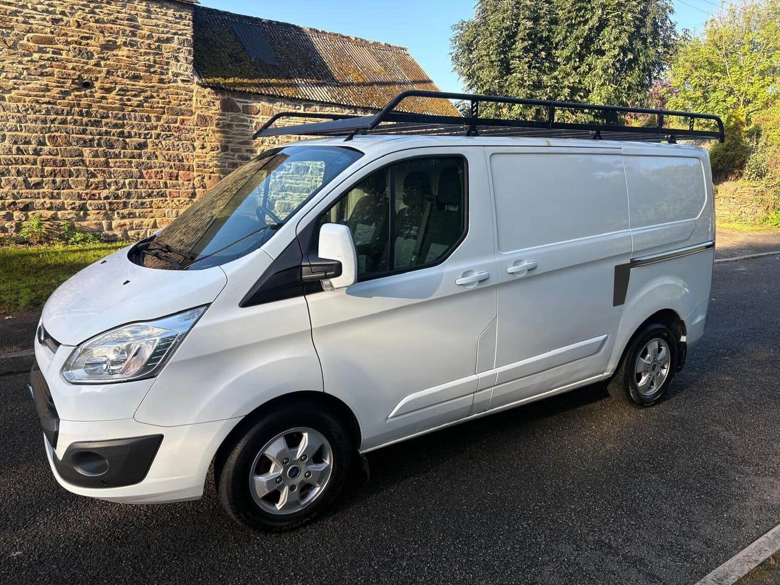 Ford Transit Custom - image 1 of 10