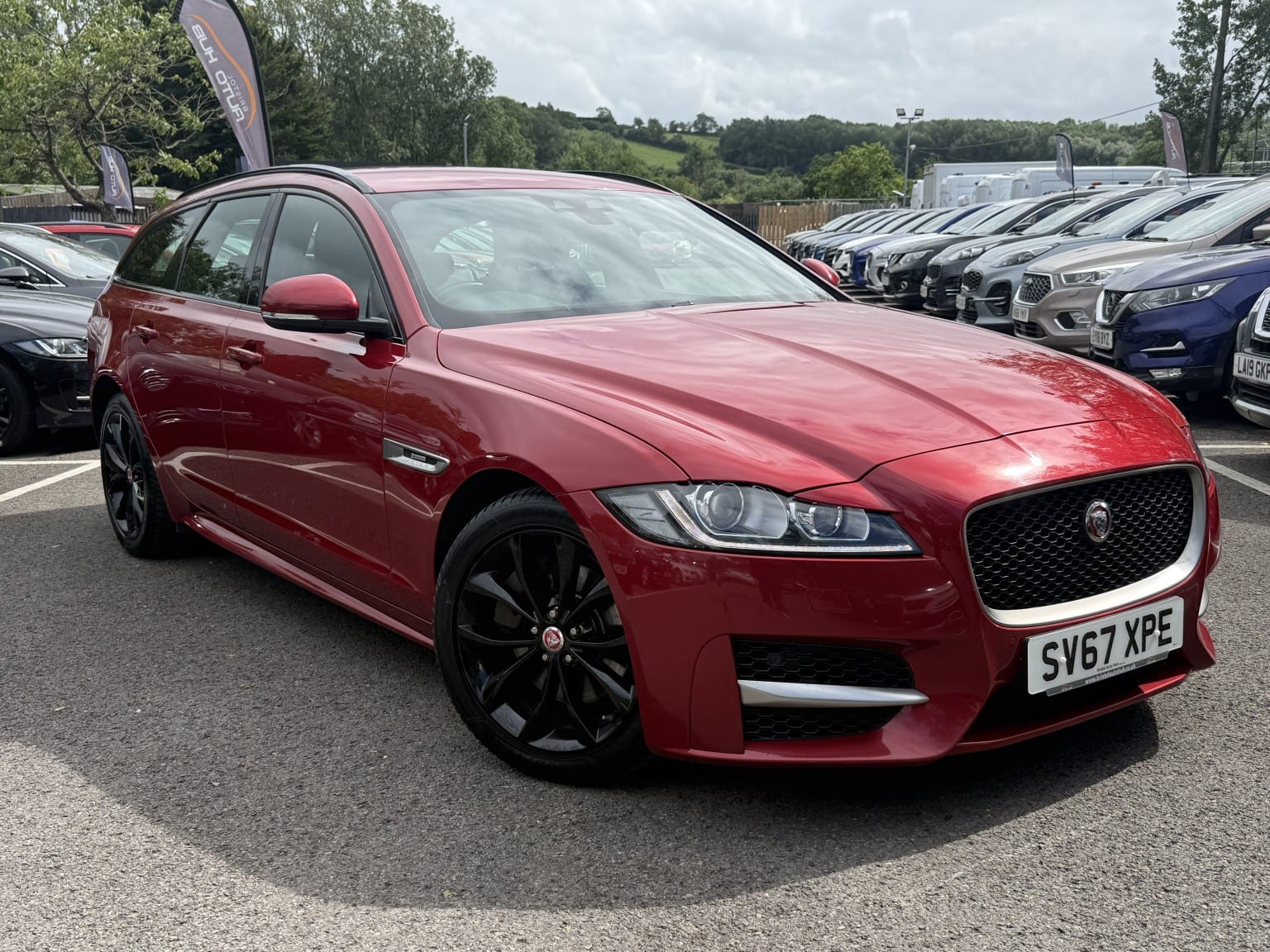 Jaguar XF - image 1 of 58