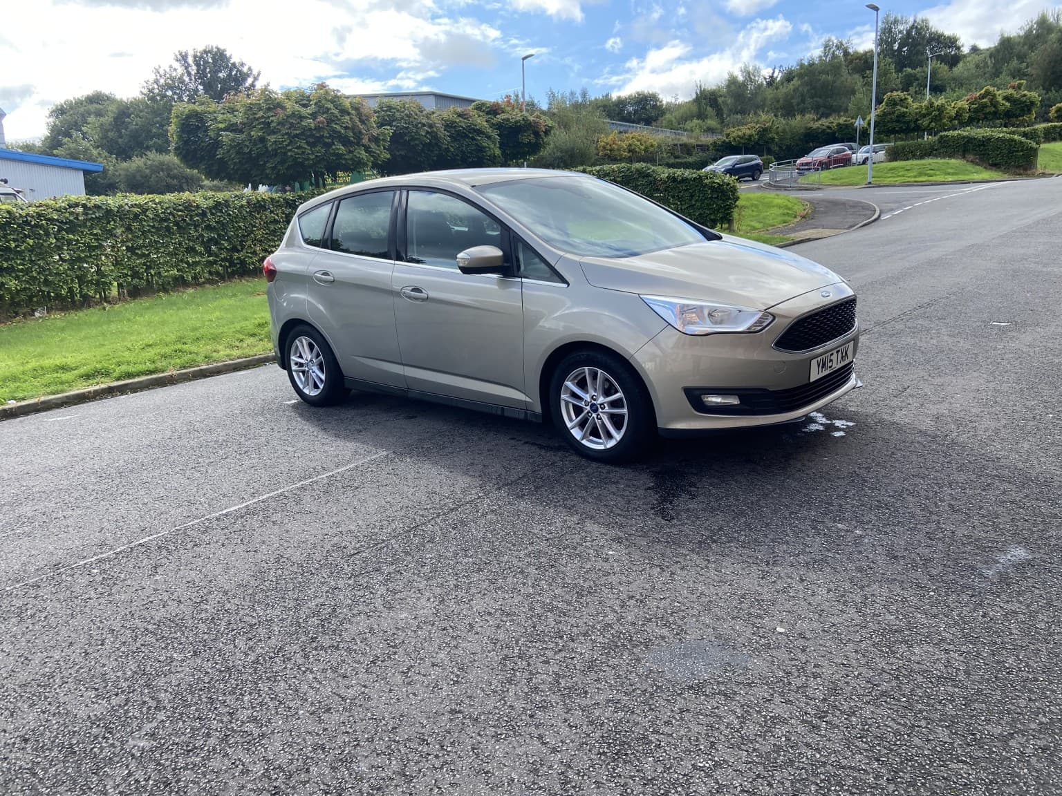 Ford C-MAX - image 1 of 14