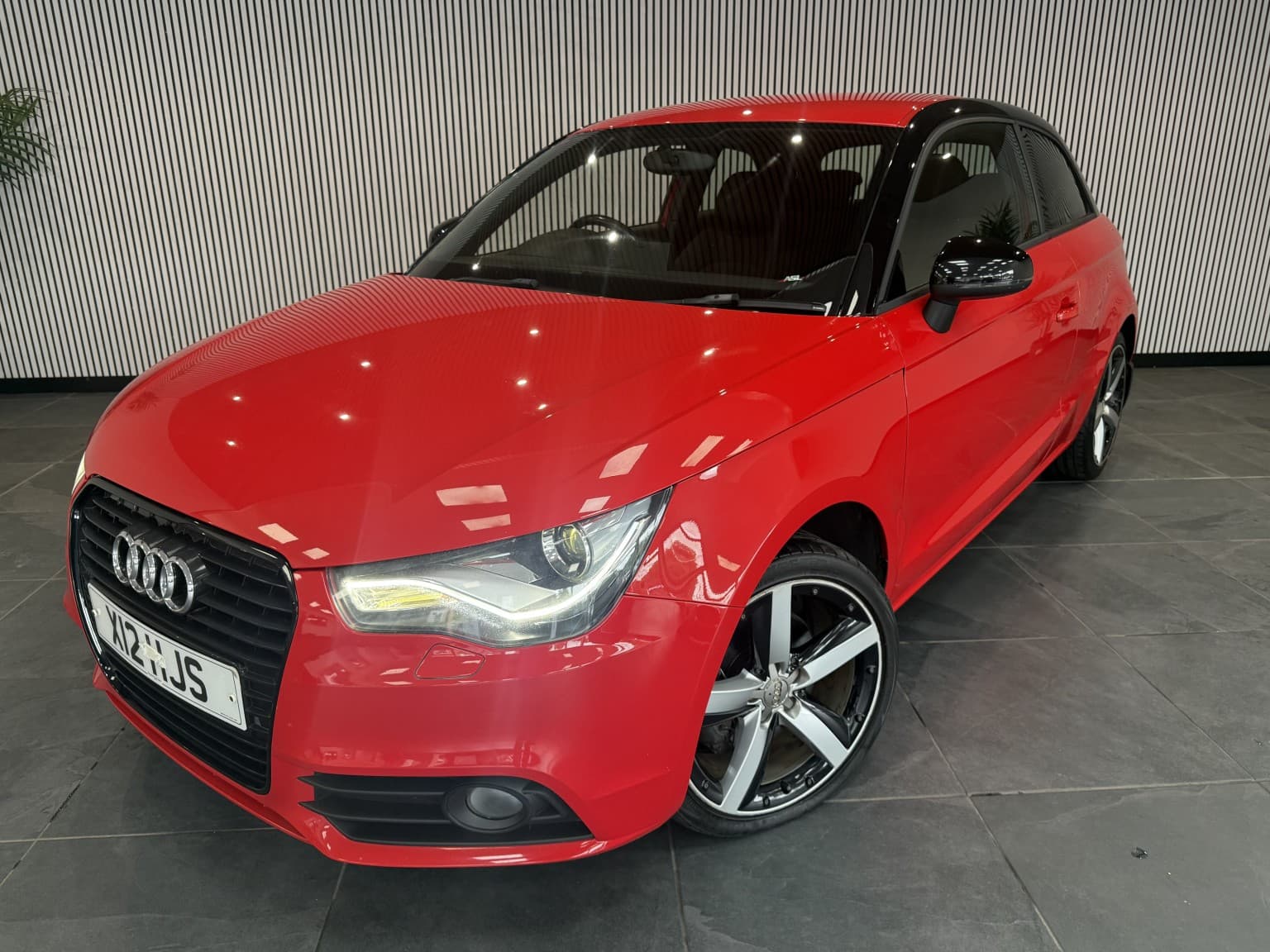 Audi A1 - image 1 of 27