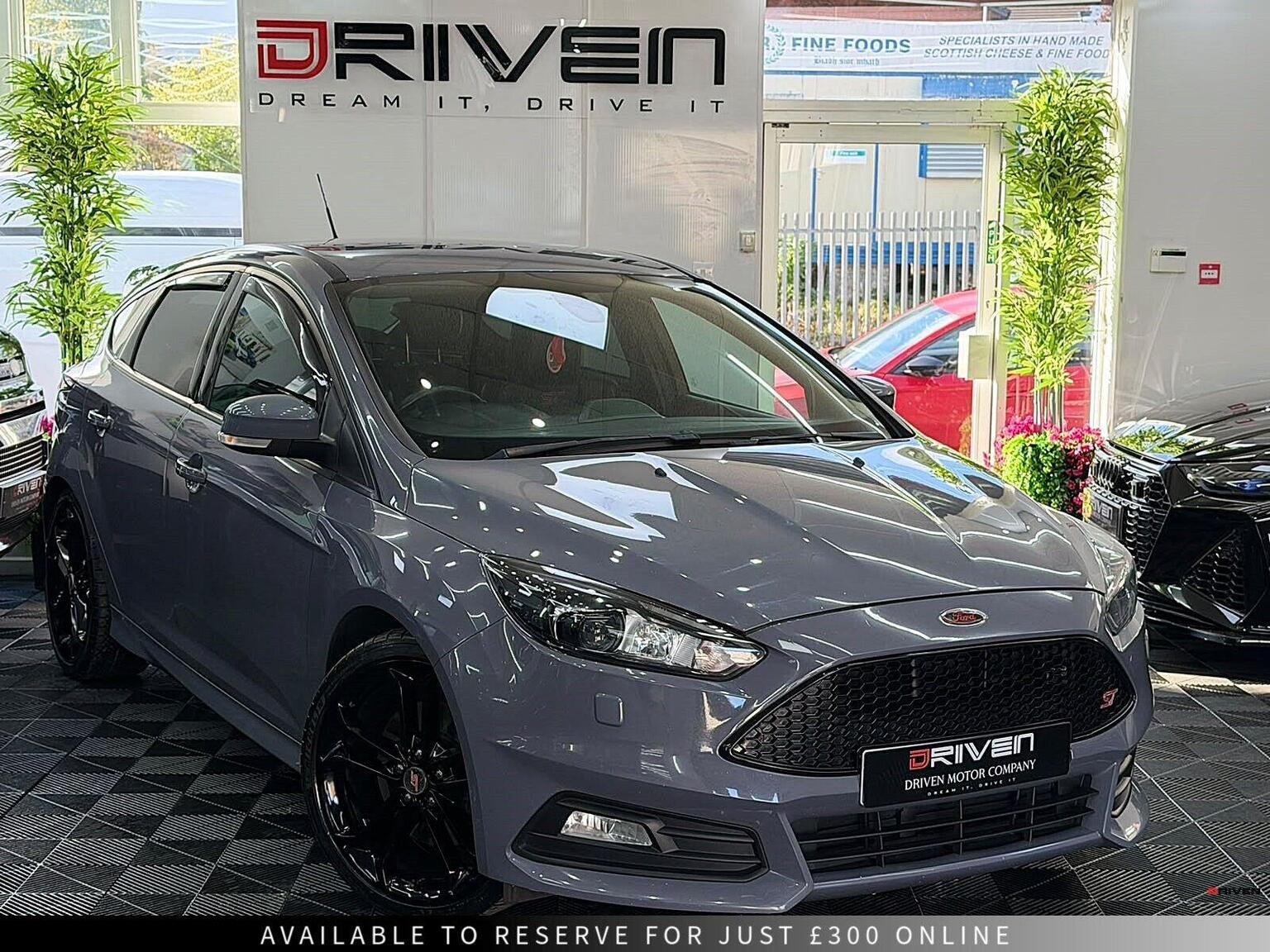 Ford Focus - image 1 of 26
