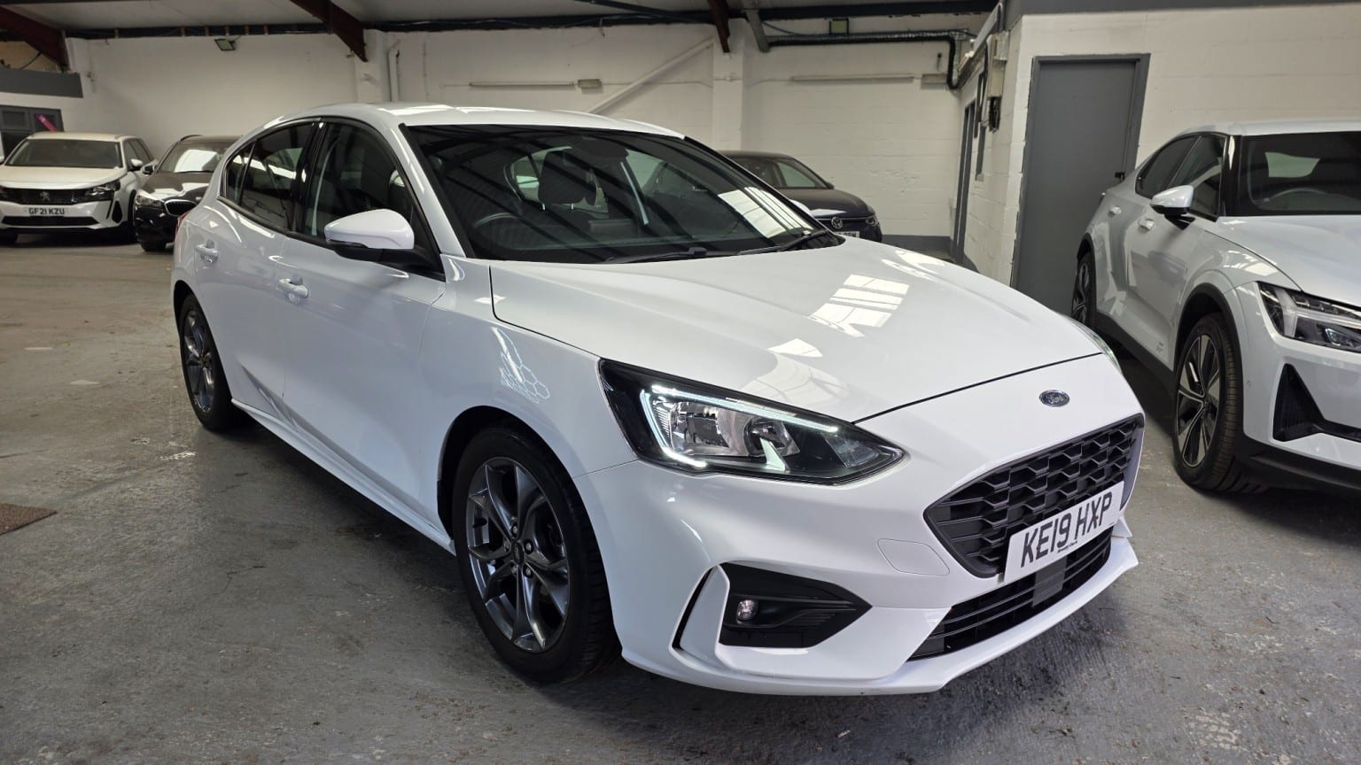 Ford Focus - image 1 of 14