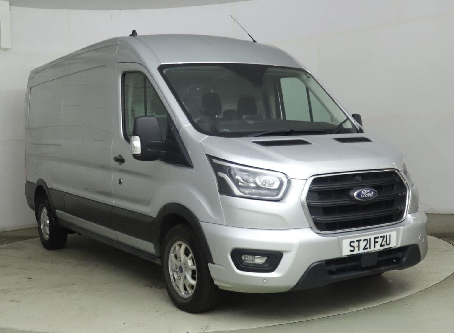 Ford Transit - image 1 of 10