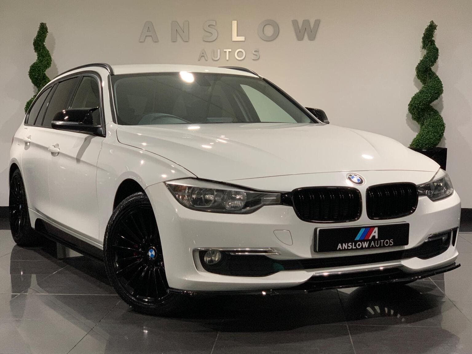 BMW 3 Series - image 1 of 100
