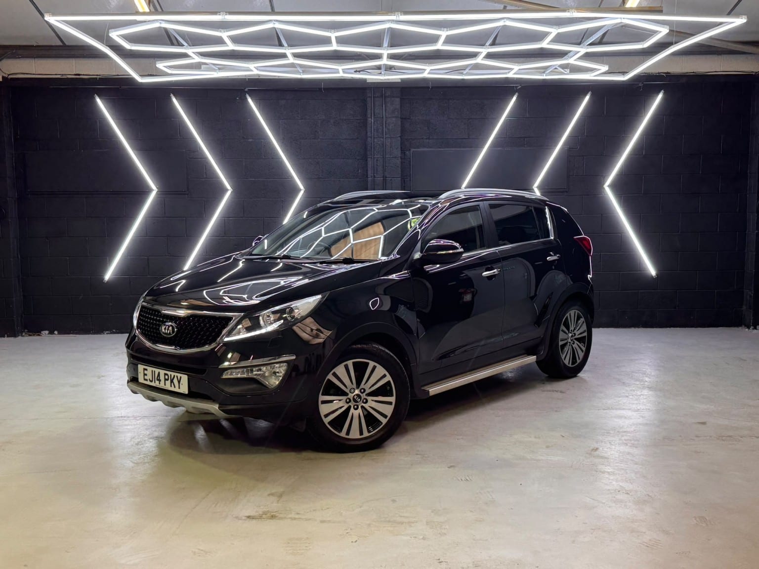 Kia Sportage - image 1 of 59