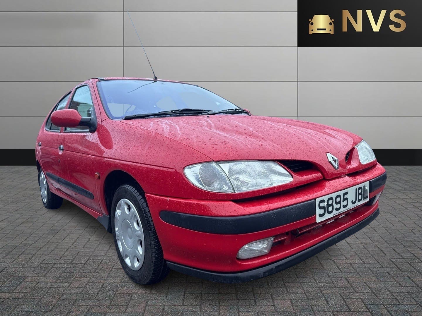 RENAULT MEGANE - image 1 of 15