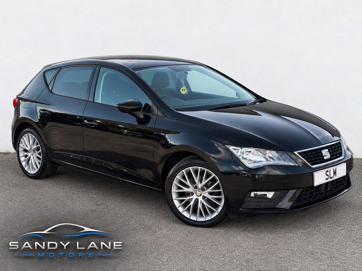 SEAT Leon - image 1 of 29