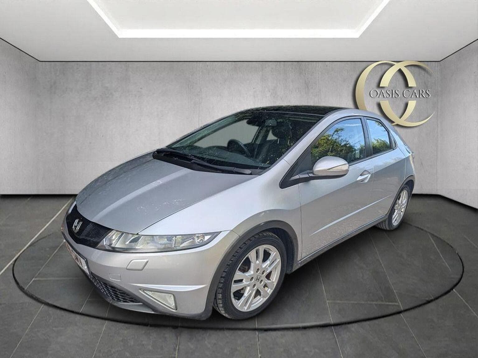 Honda Civic - image 1 of 16