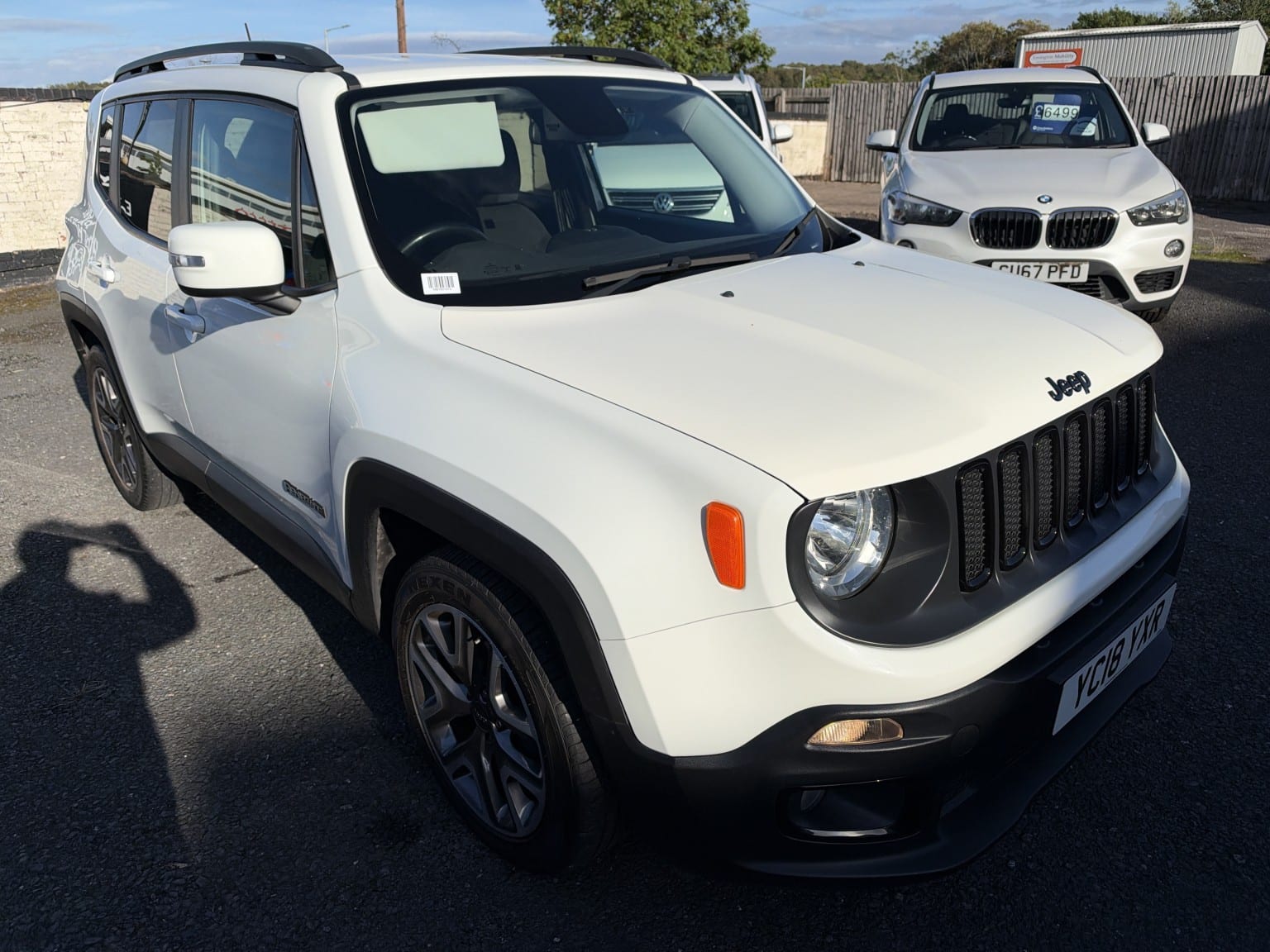 Jeep Renegade - image 1 of 8