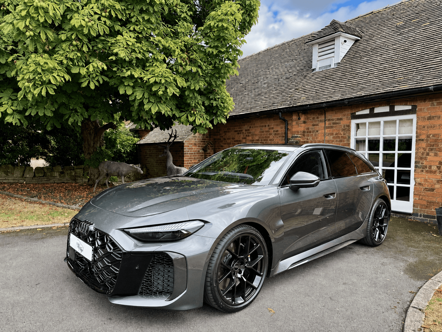 AUDI RS5 - image 1 of 22