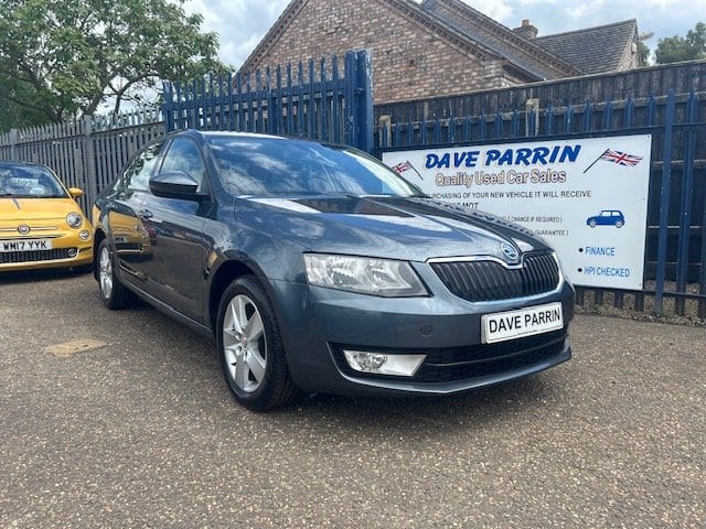 Skoda Octavia - image 1 of 12