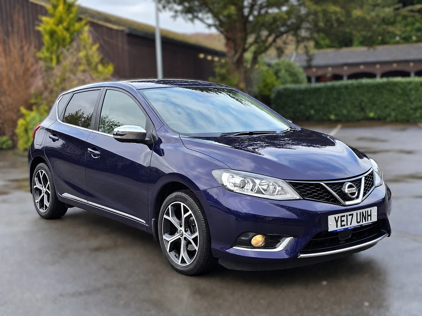 2017 Nissan Pulsar 1.2 DIG-T Tekna Hatchback 5dr Petrol in blue — photo 1 of 16