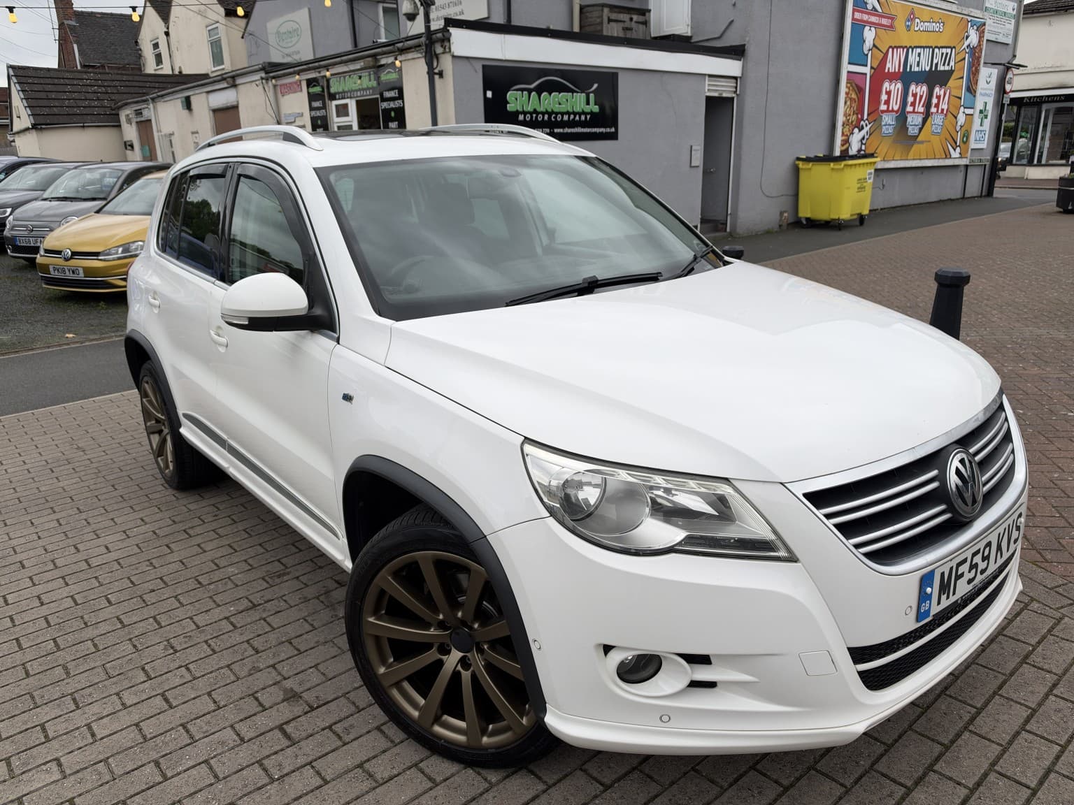 Volkswagen Tiguan - image 1 of 8