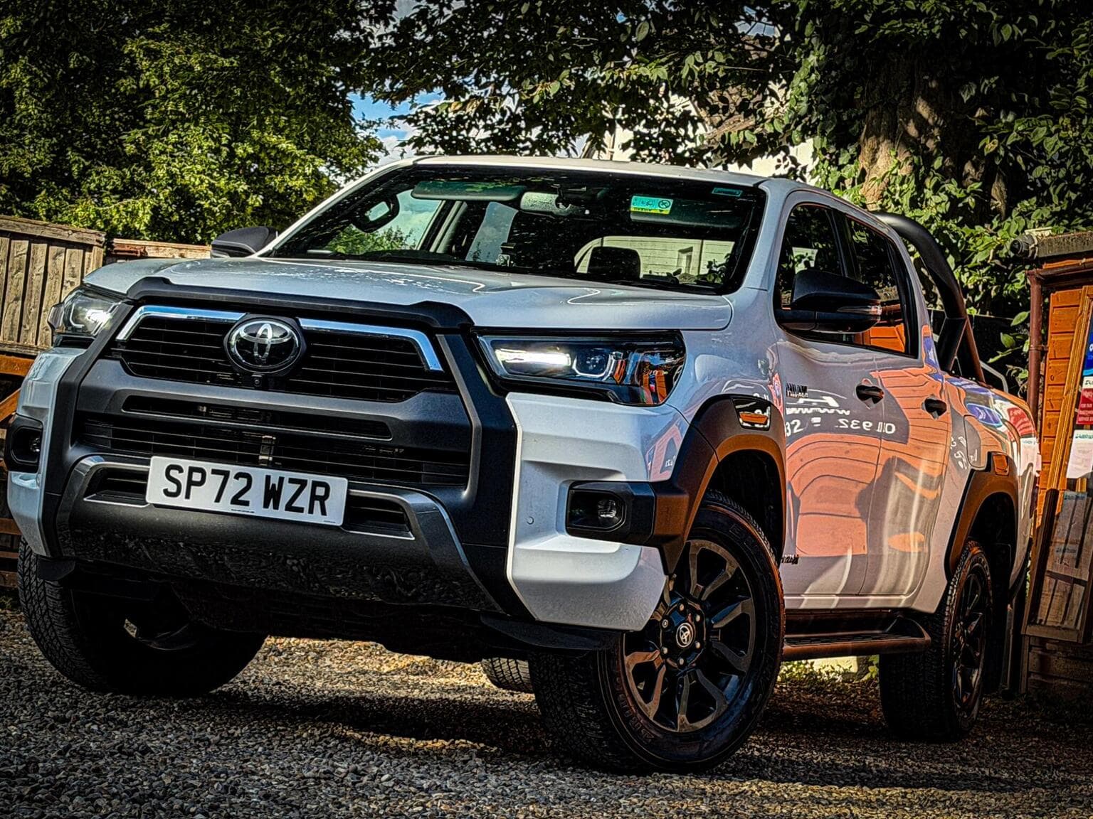 TOYOTA HILUX