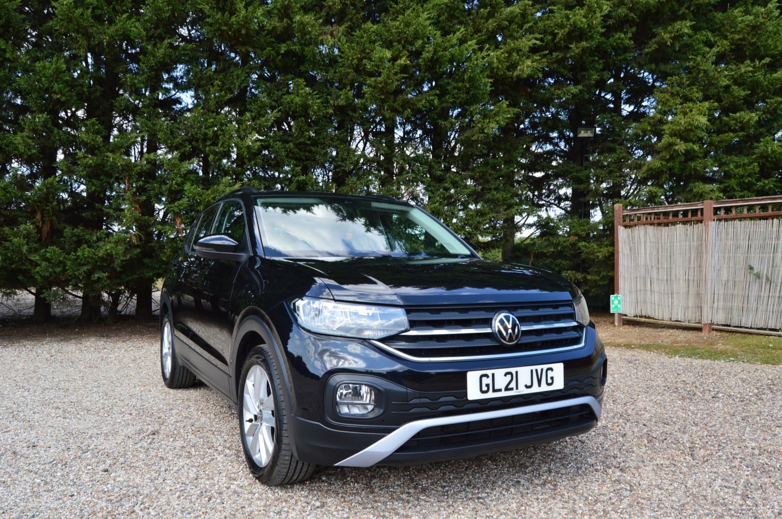 Volkswagen T-Cross - image 1 of 31
