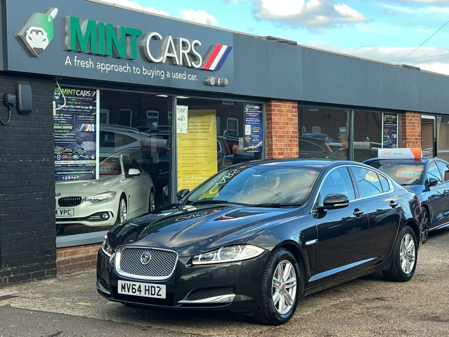 Jaguar XF - image 1 of 47