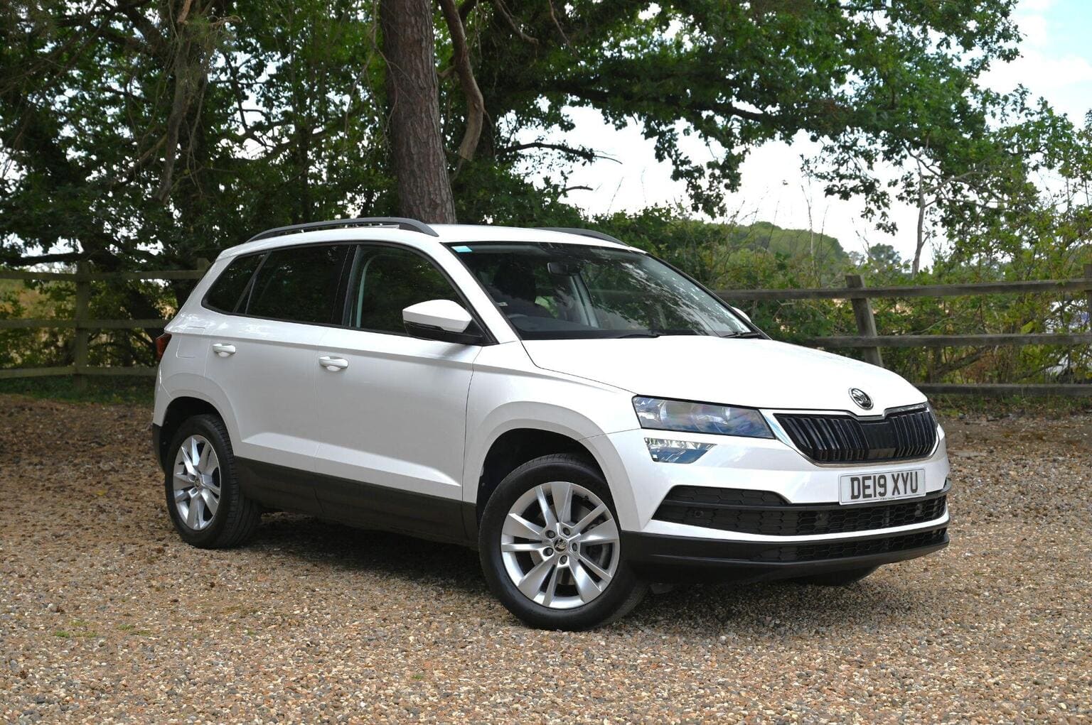 SKODA KAROQ - image 1 of 35