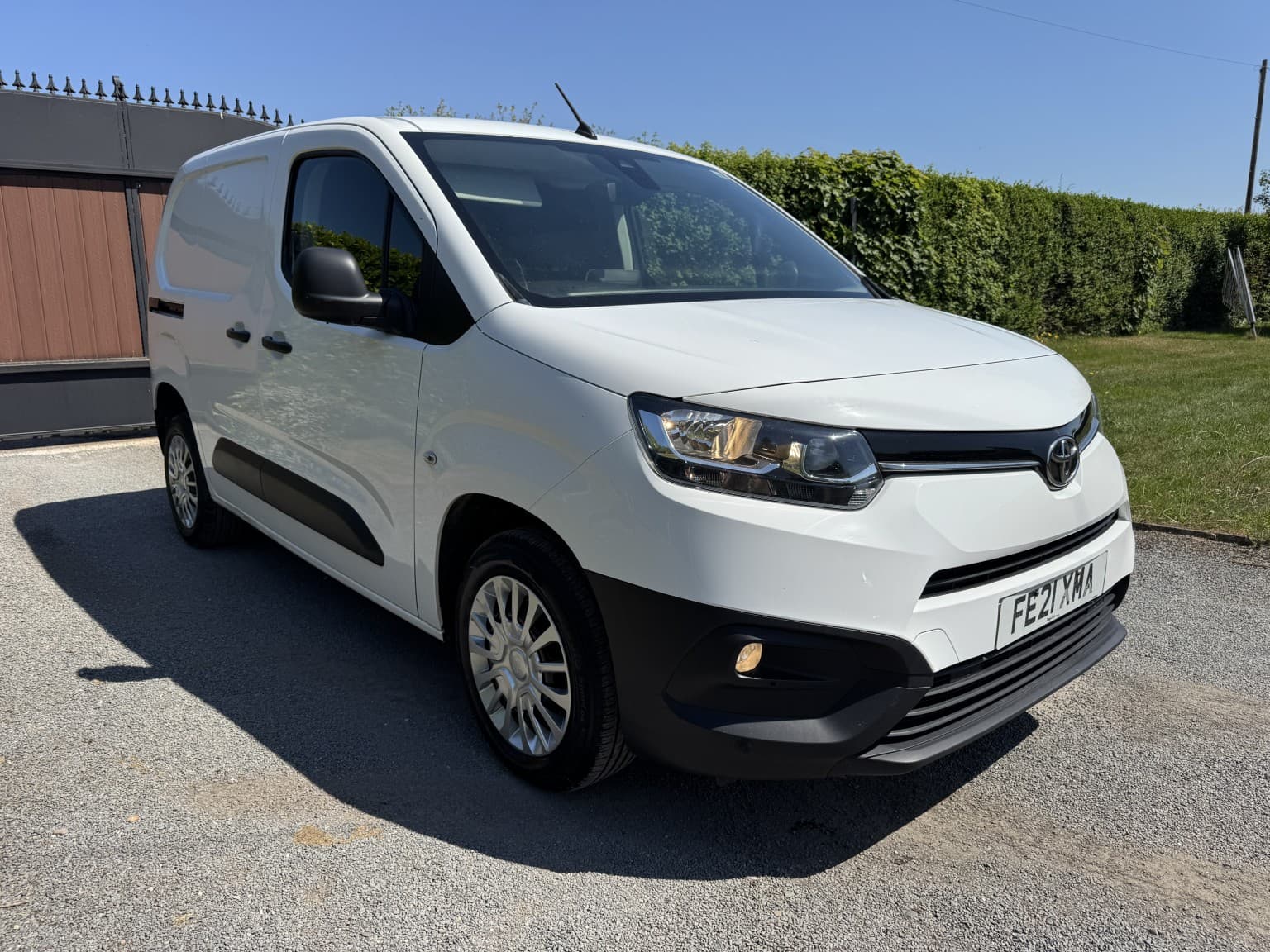 Toyota Proace City - image 1 of 22