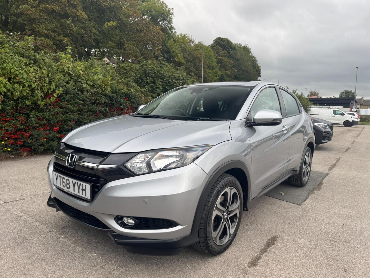 Honda HR-V - image 1 of 57
