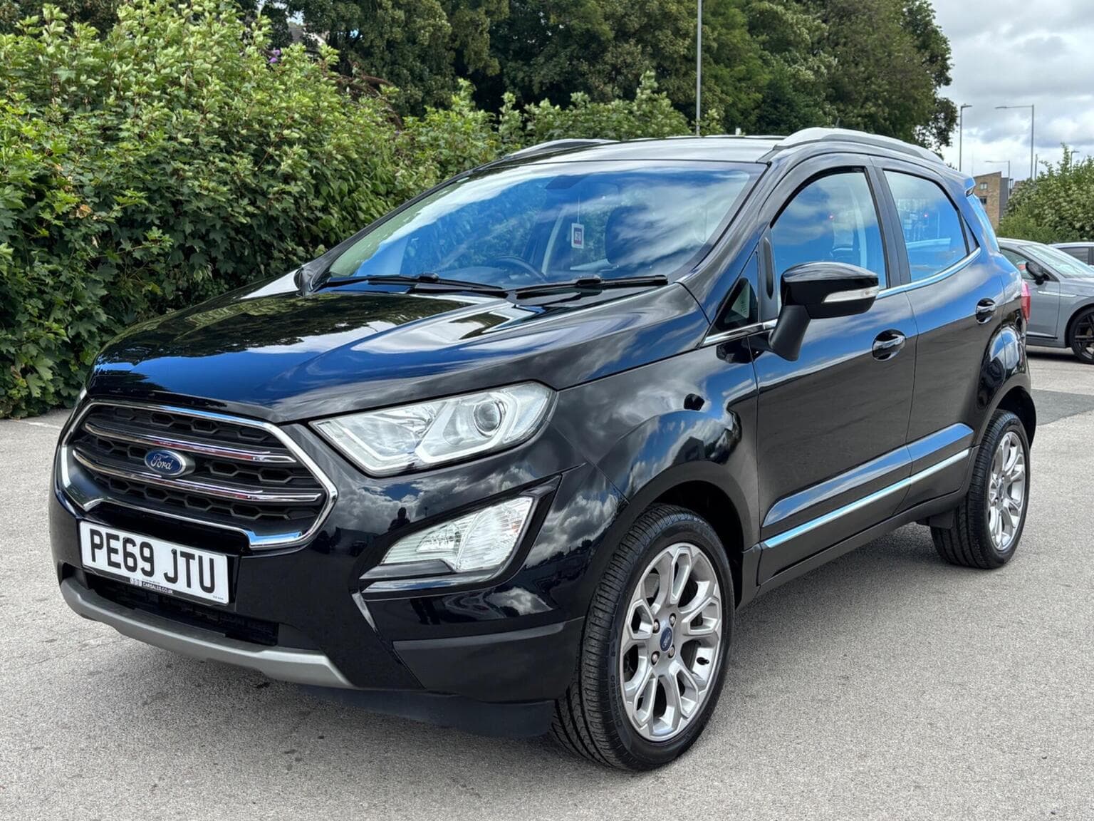 Ford EcoSport - image 1 of 42