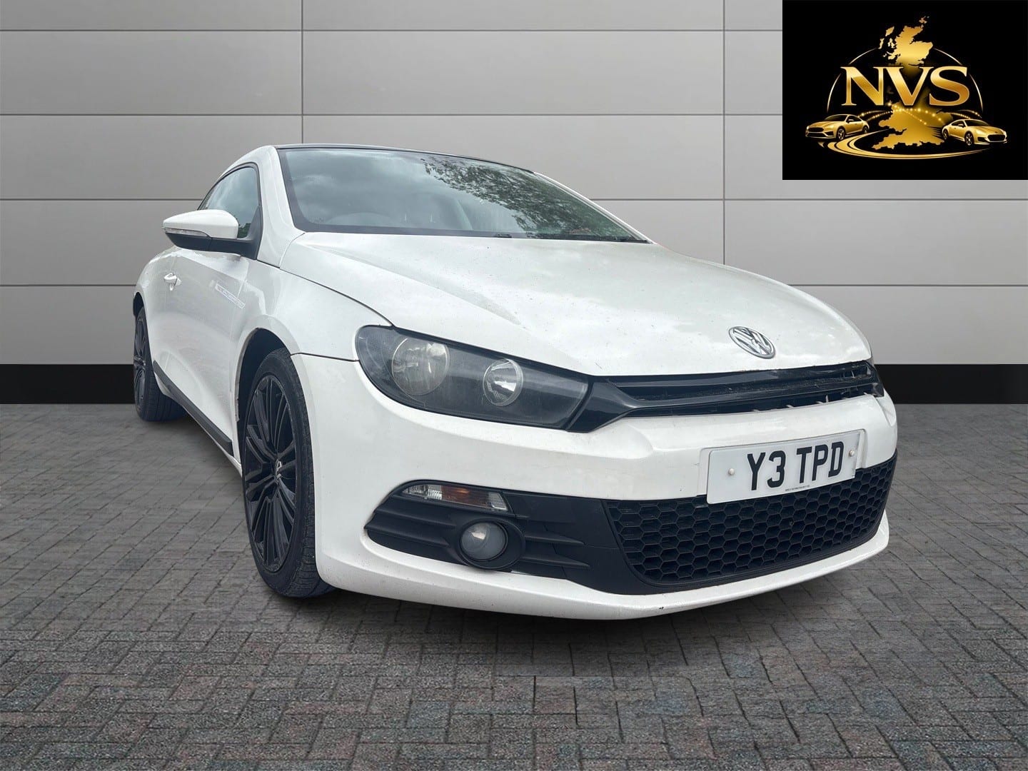 Volkswagen Scirocco - image 1 of 11