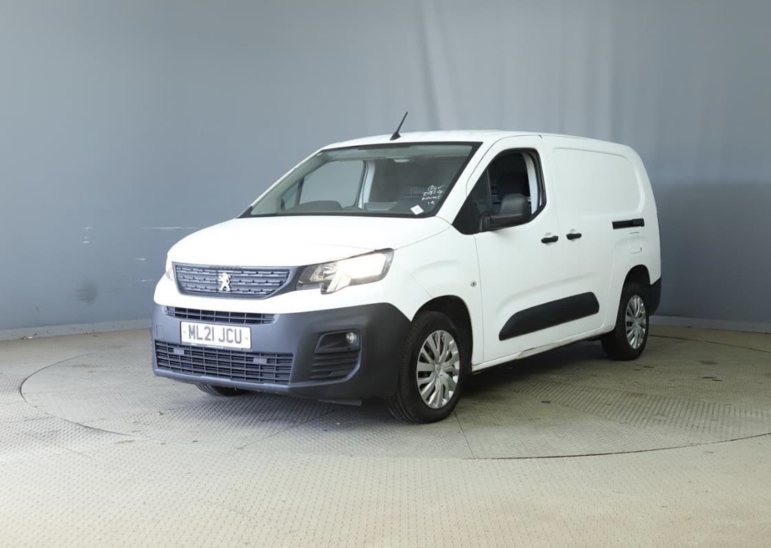 Peugeot Partner - image 1 of 10