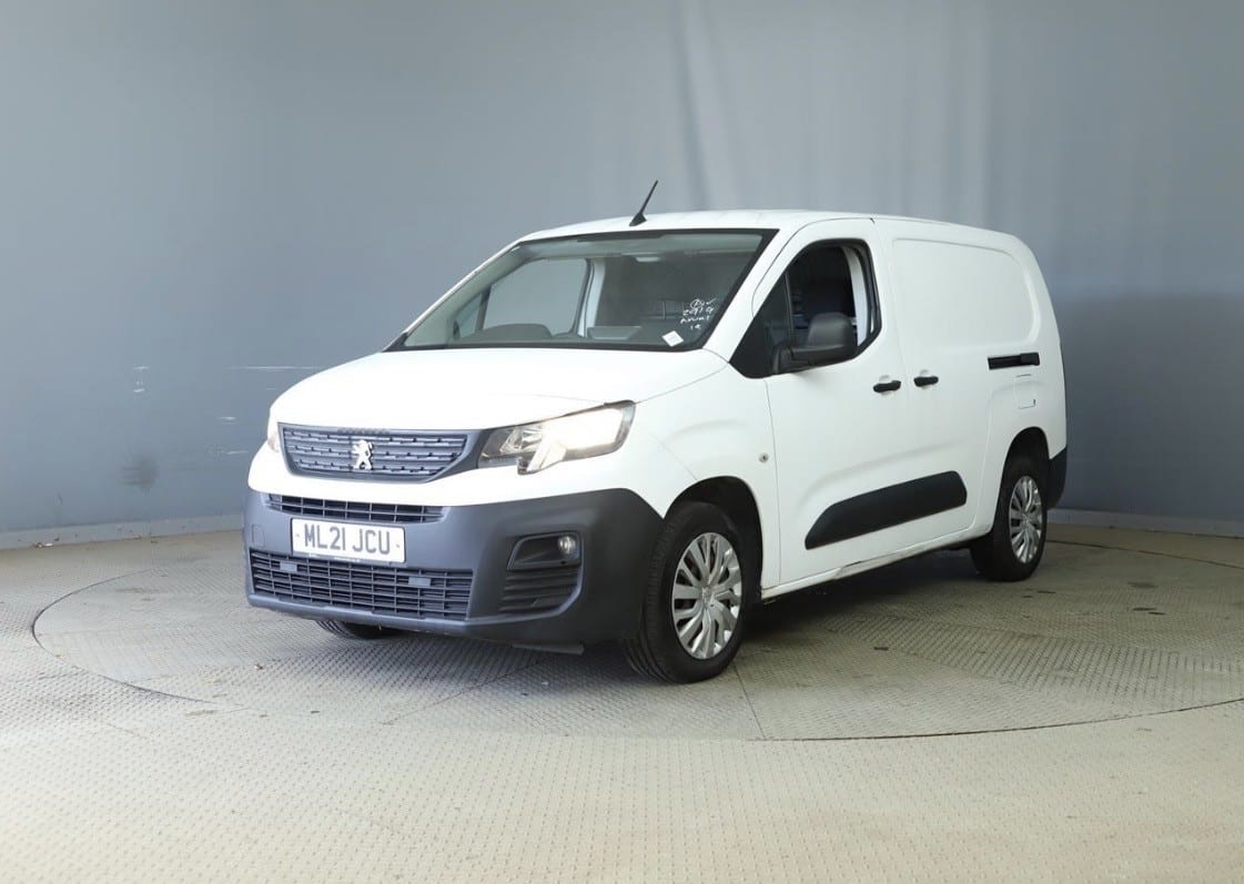Peugeot Partner - image 1 of 10