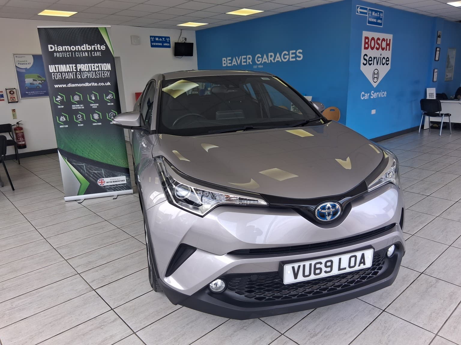 Toyota C-HR - image 1 of 33