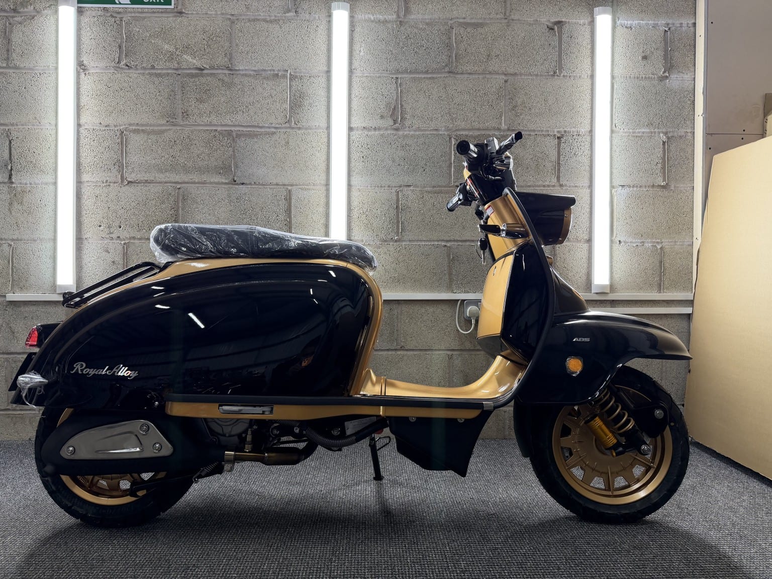 Royal Alloy JPS 350 - image 1 of 16
