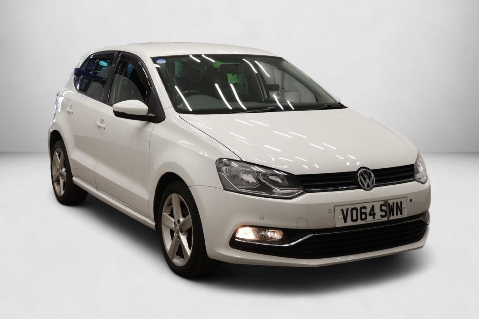 Volkswagen Polo - image 1 of 9