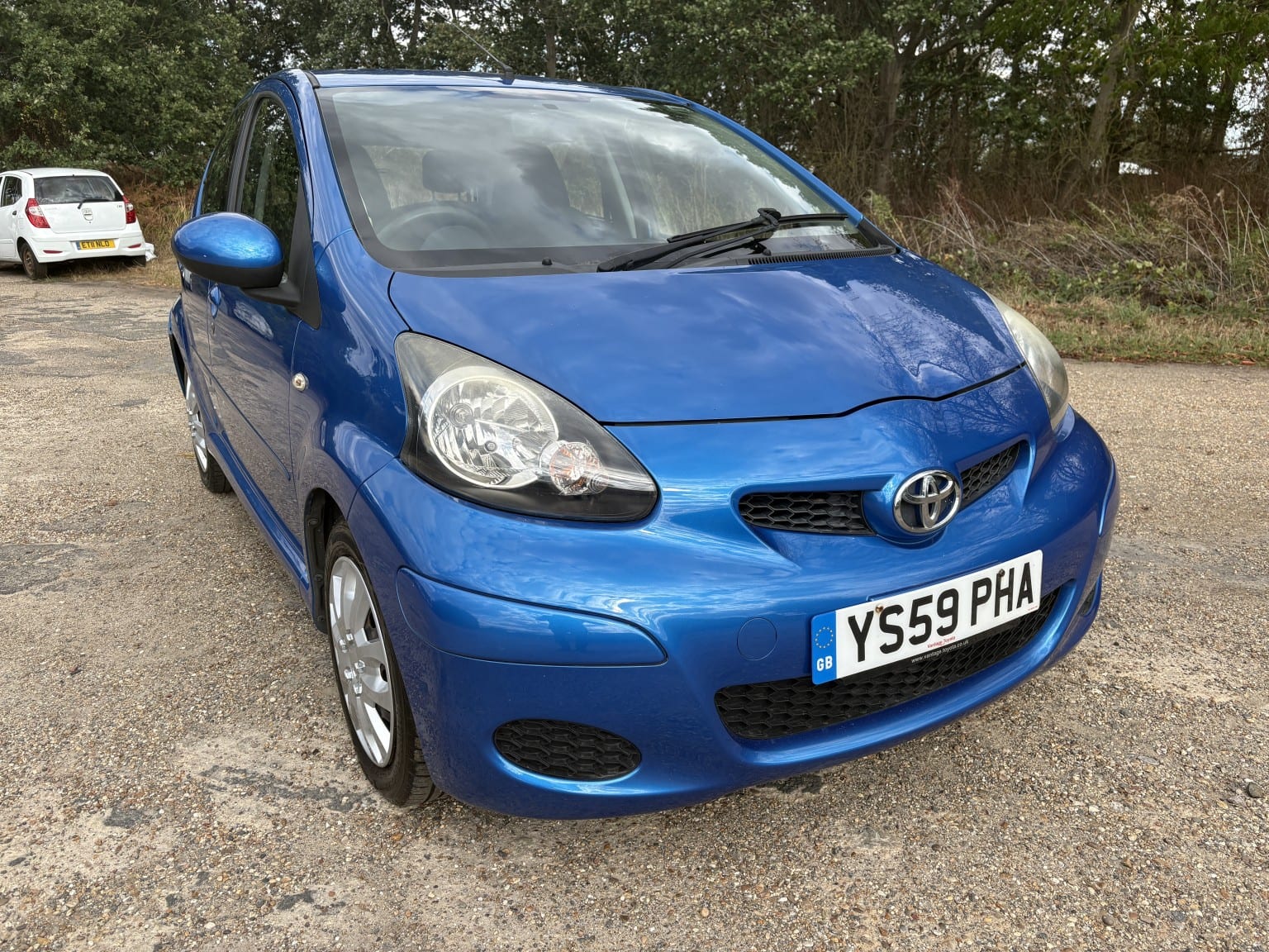 Toyota Aygo - image 1 of 26