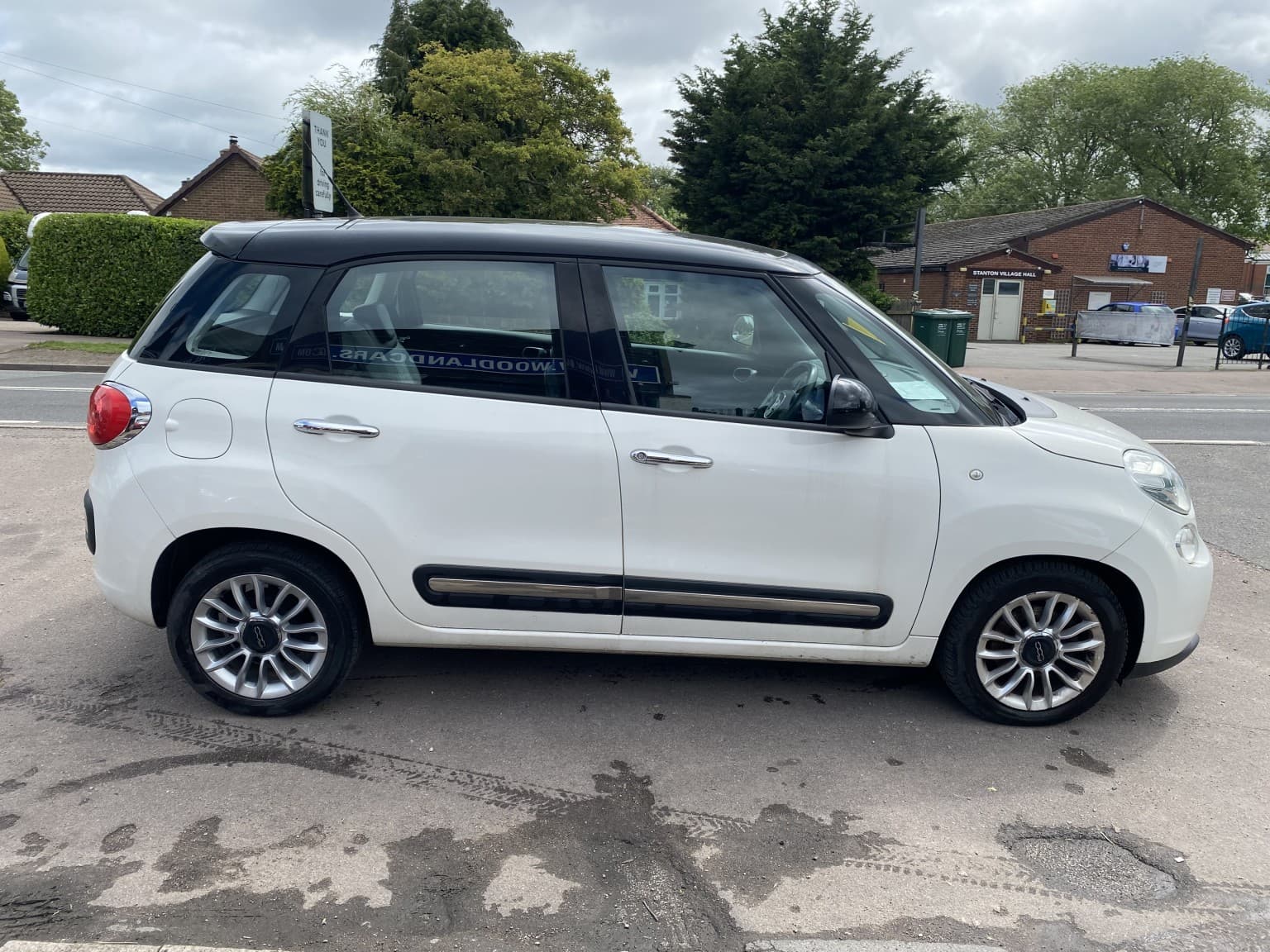 Fiat 500L - image 1 of 33