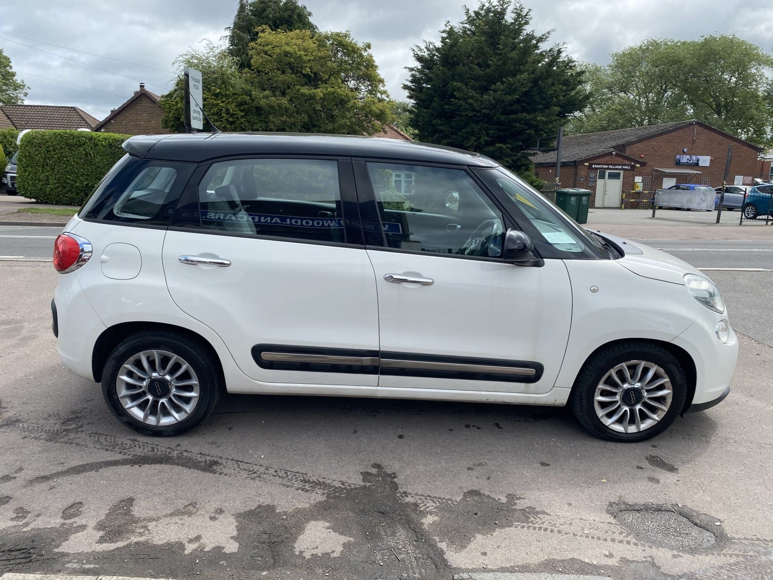 Fiat 500L - image 1 of 33