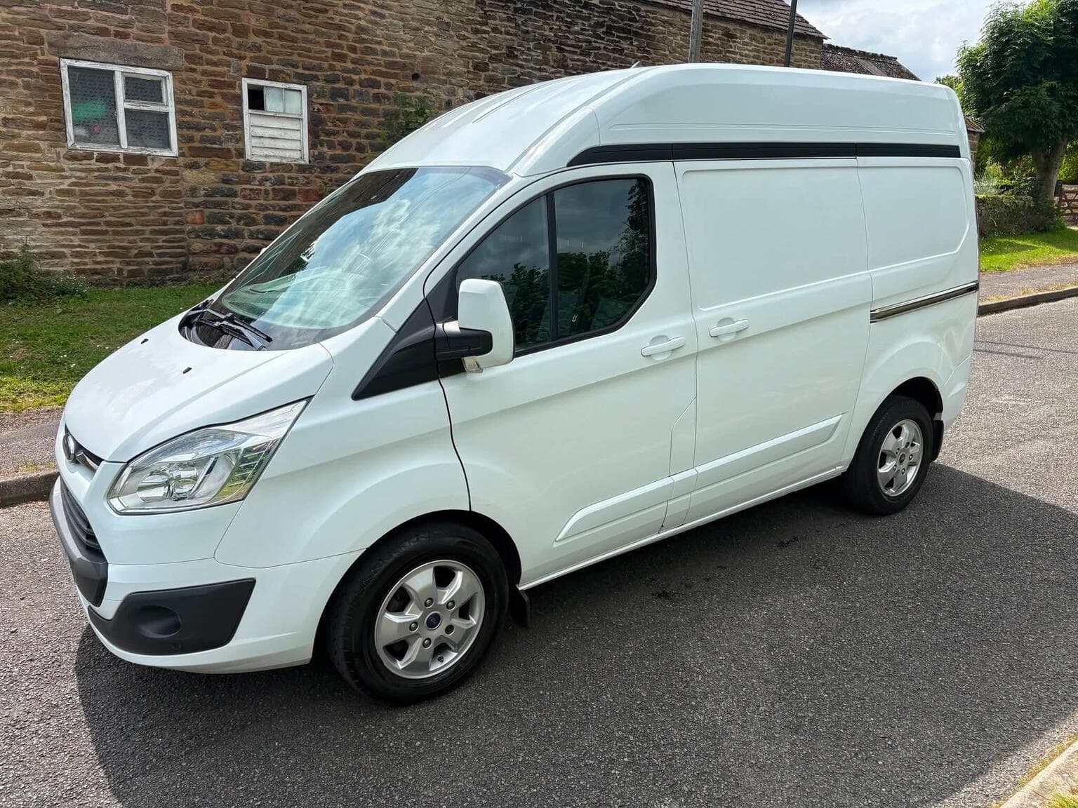 Ford Transit Custom - image 1 of 10