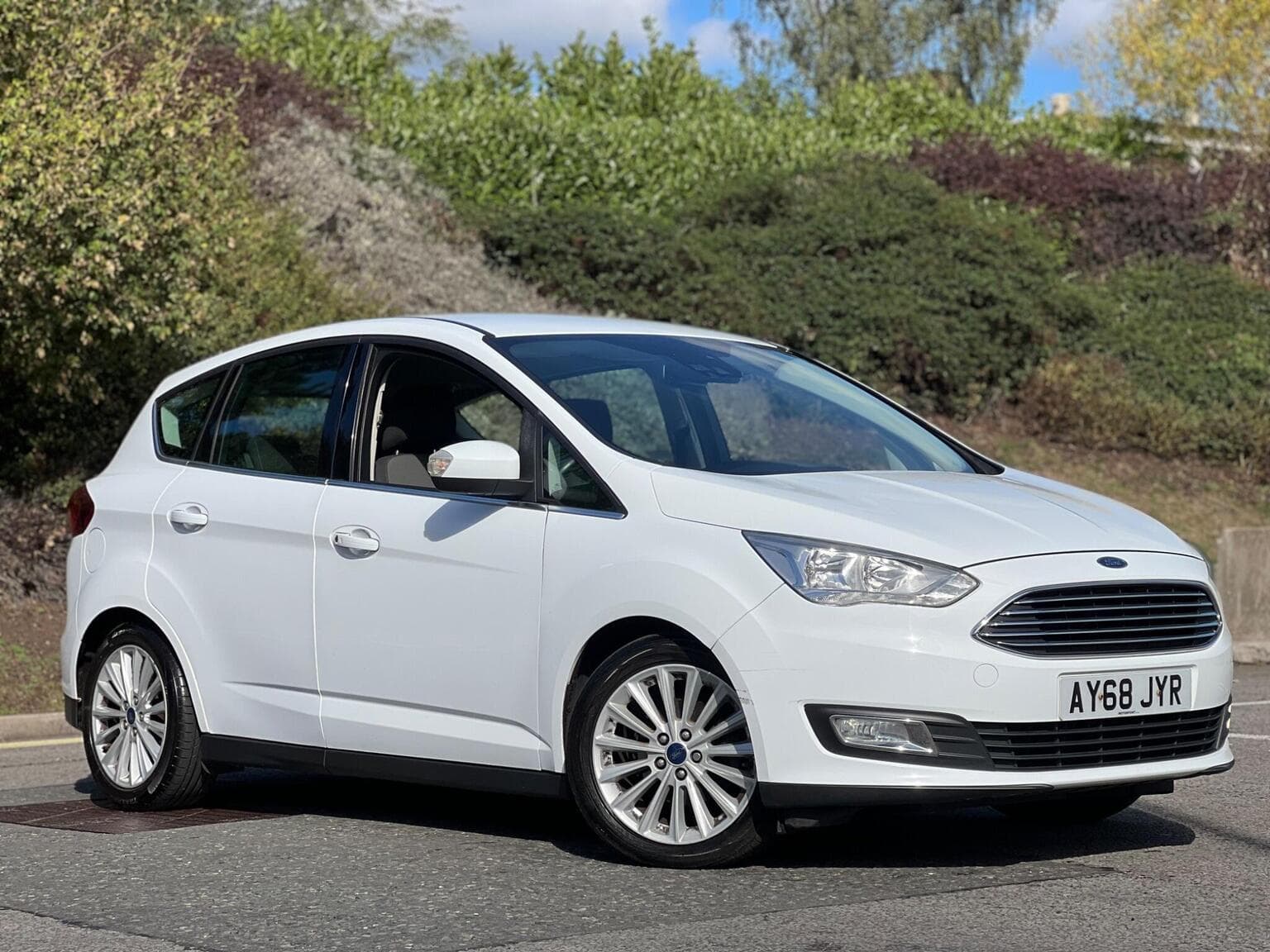Ford C-MAX - image 1 of 42