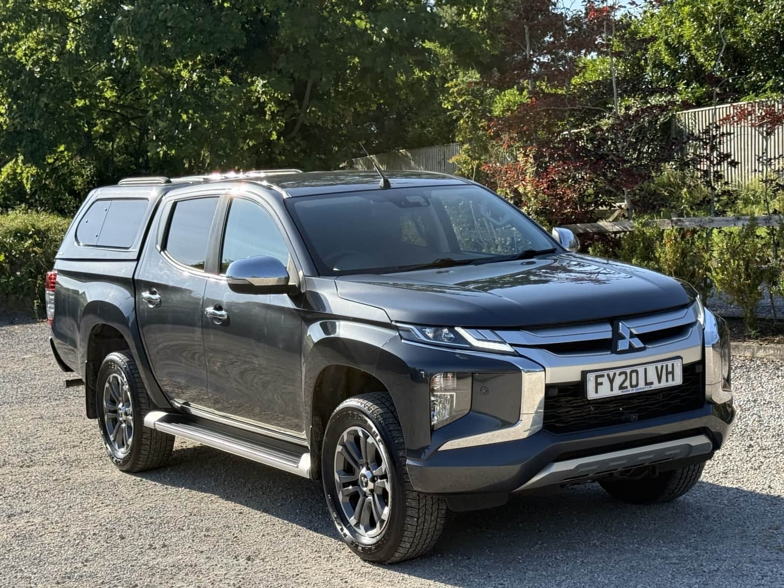 Mitsubishi L200 - image 1 of 23