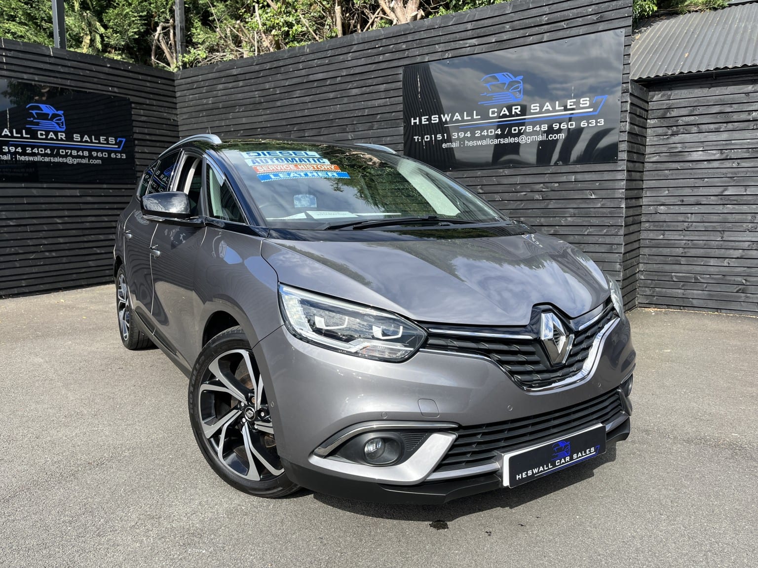 Renault Grand Scenic - image 1 of 45
