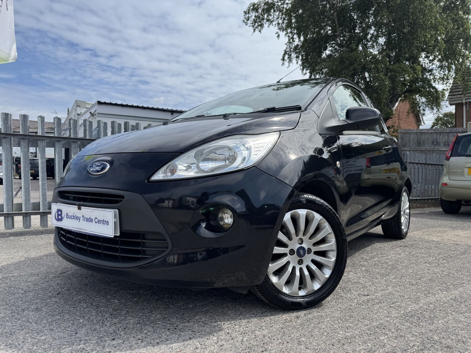Ford Ka - image 1 of 30