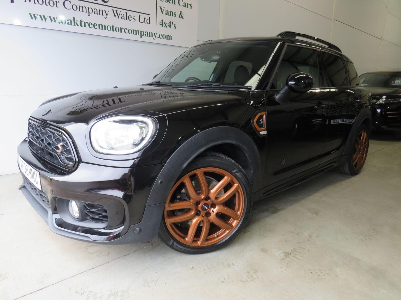 MINI Countryman - image 1 of 49