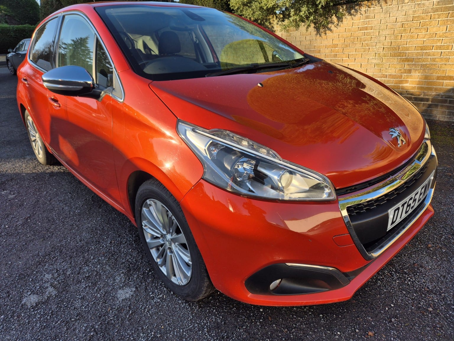 Peugeot 208 - image 1 of 20