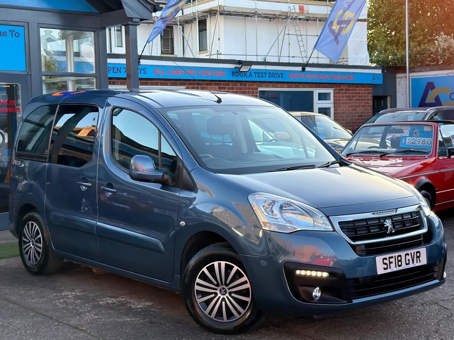 Peugeot Partner Tepee - image 1 of 78