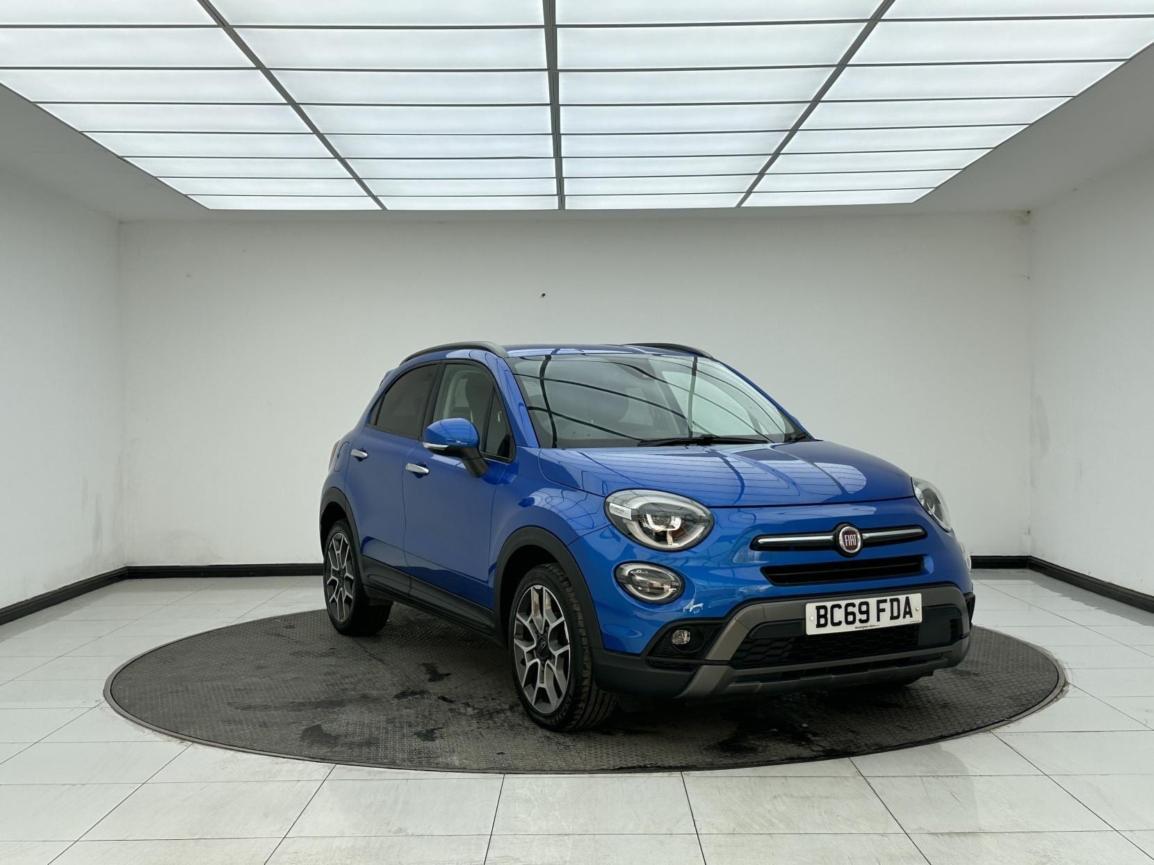 Fiat 500X - image 1 of 49