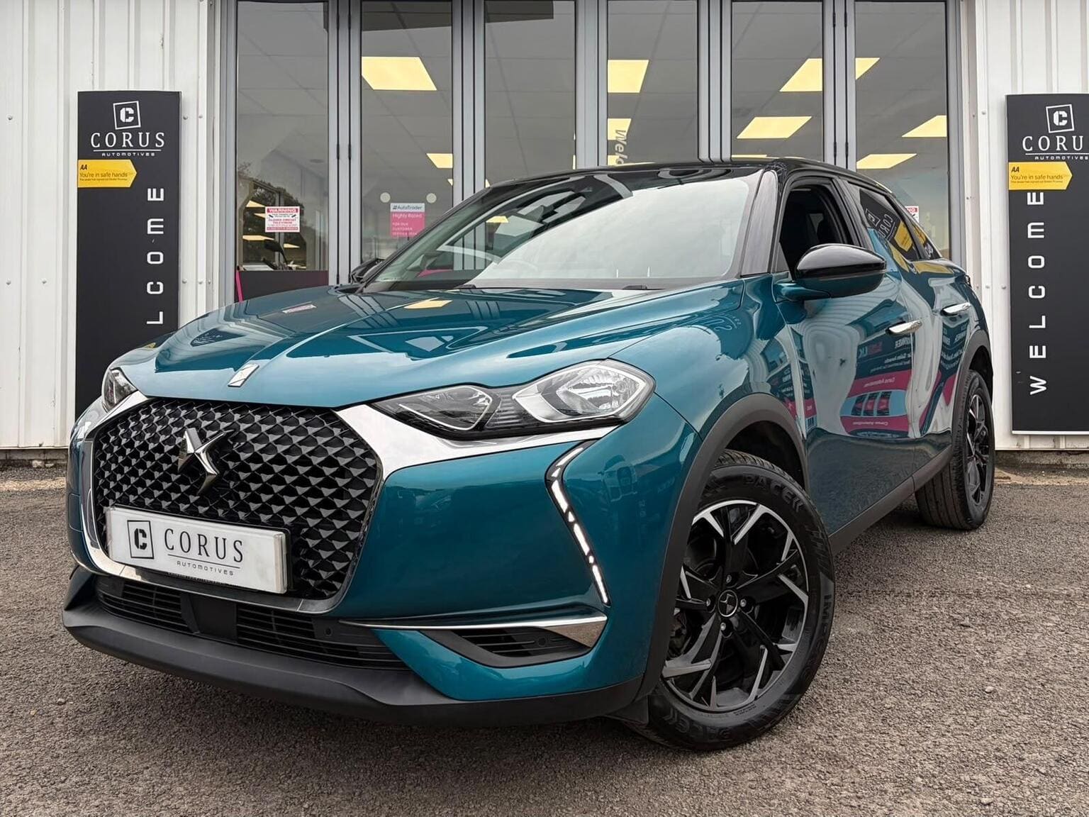 2020 DS Automobiles DS 3 Crossback 1.2 PureTech Prestige Crossback EAT8 in blue — photo 1 of 51