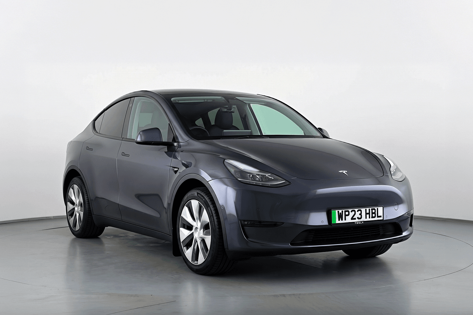 Tesla Model Y - image 1 of 47