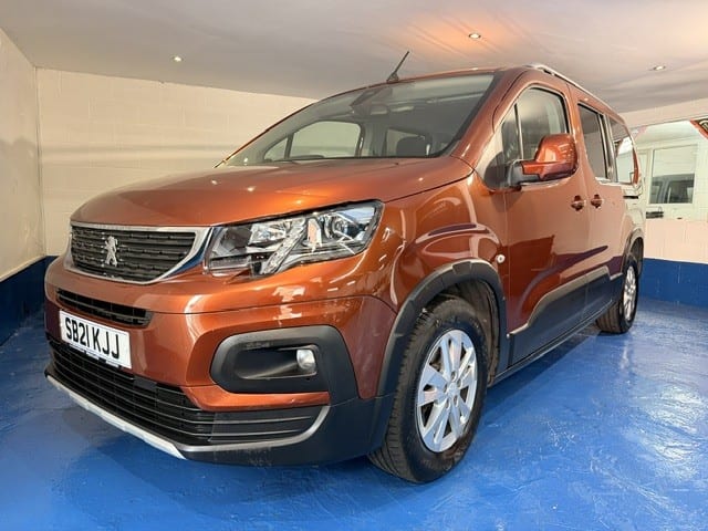 Peugeot Rifter - image 1 of 19