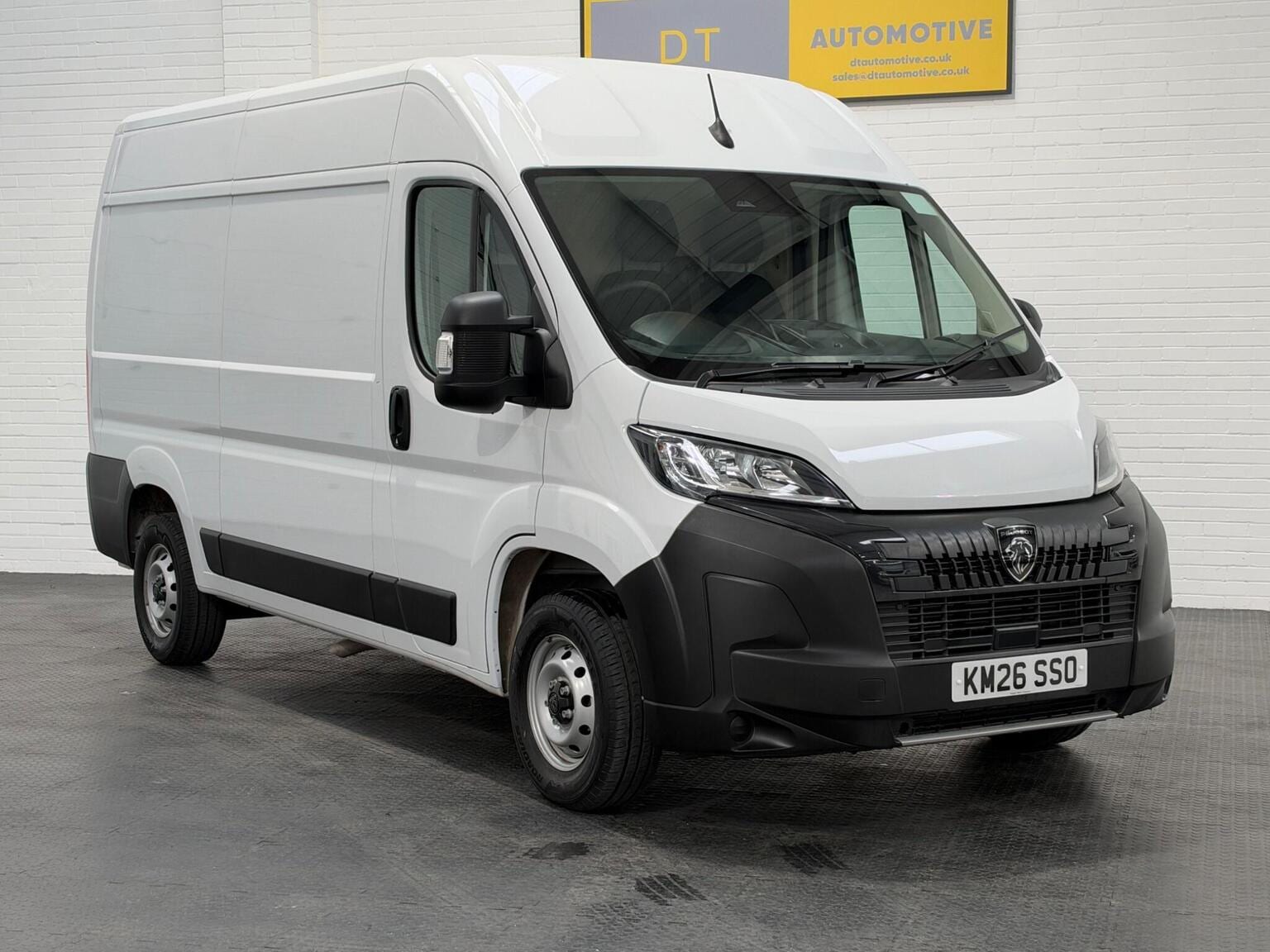 2026 Peugeot Boxer 2.2 BlueHDi 335 Professional L2 H2 Euro in white — photo 1 of 100