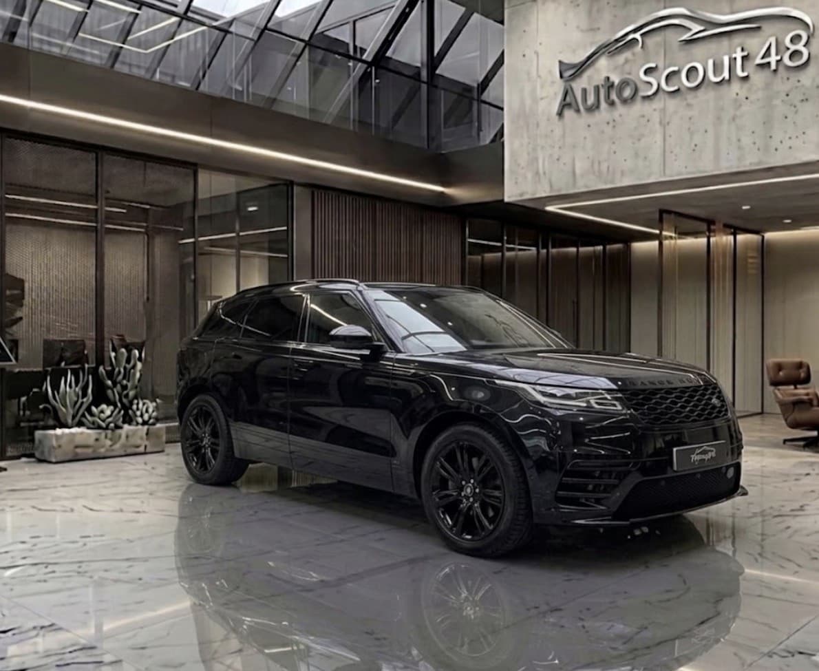 Land Rover Range Rover Velar - image 1 of 95